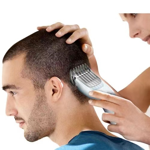 How to Use Trimmers to Cut Your Hair? DINGLING Electric Appliances Co.